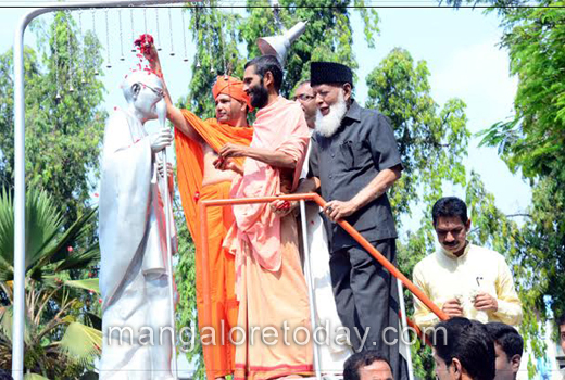 yettionhole protest 1